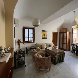  Apartment Calle De La Convalecencia